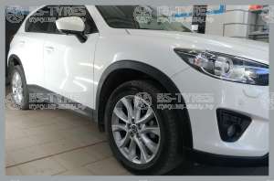 Kumho Crugen Premium KL33 235/65 R17 104H